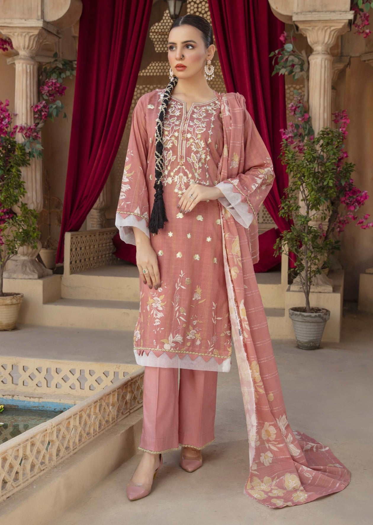 Embroidered Lawn 3pc
