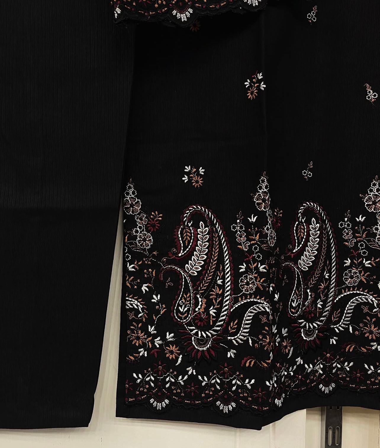 Embroidered 2pc Suit