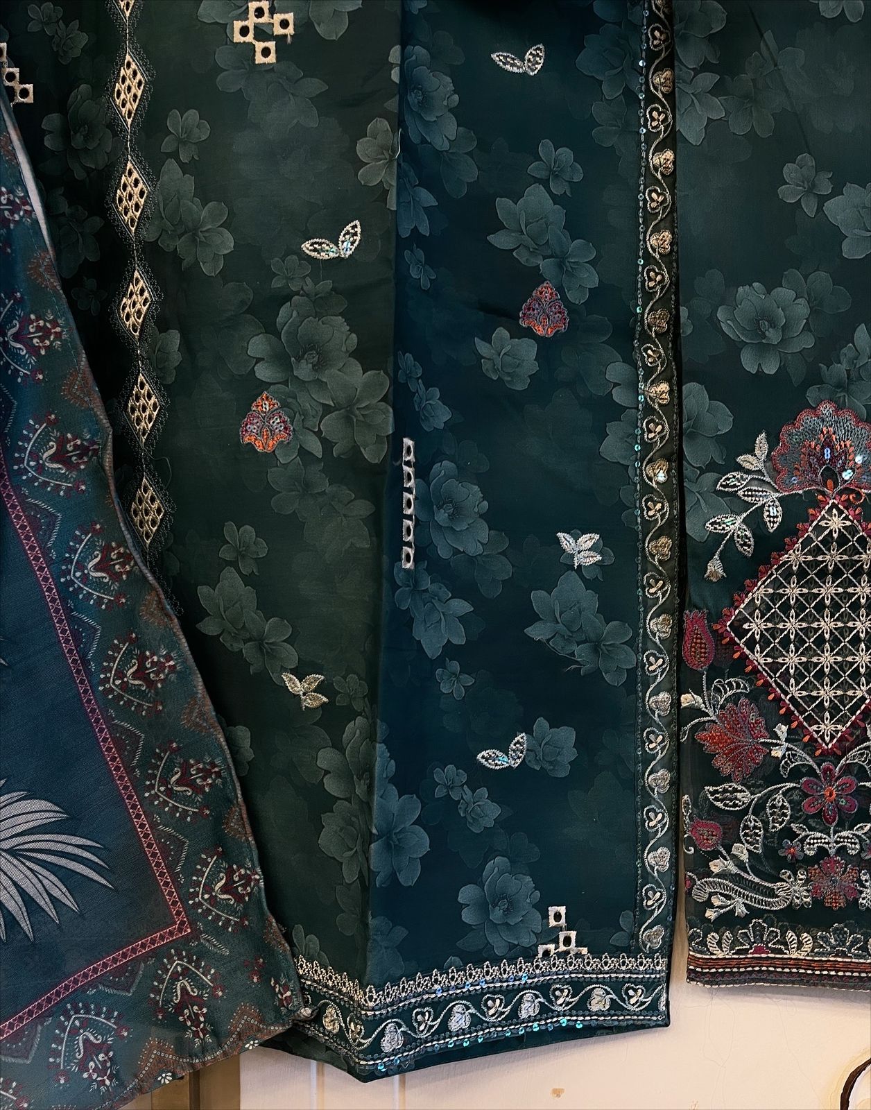 Luxury Embroidered 3pc Suit