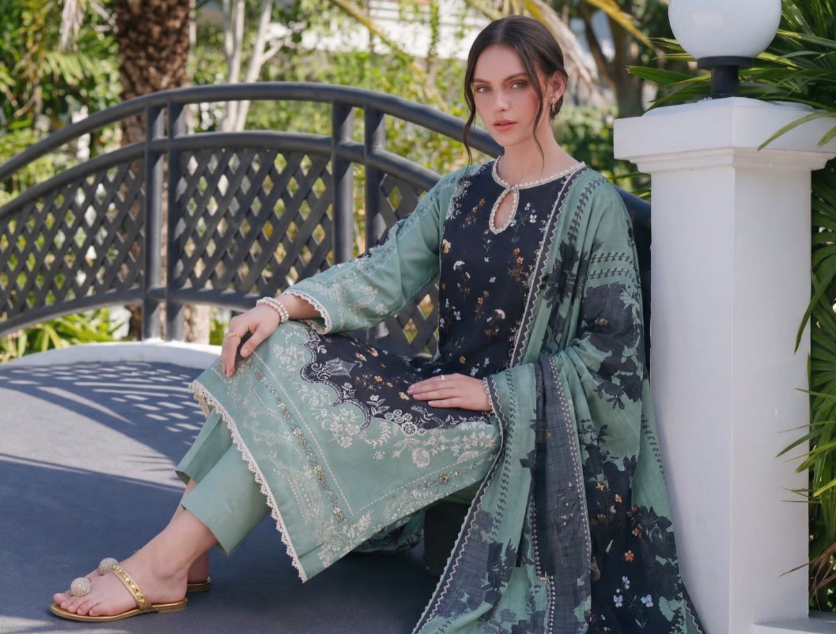 Luxury Printed Lawn 3Pc Suit