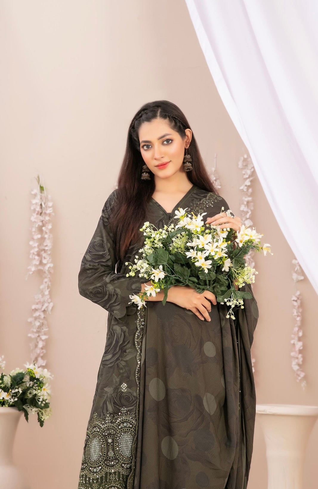 Embroidered Chikankari Suit 3pc