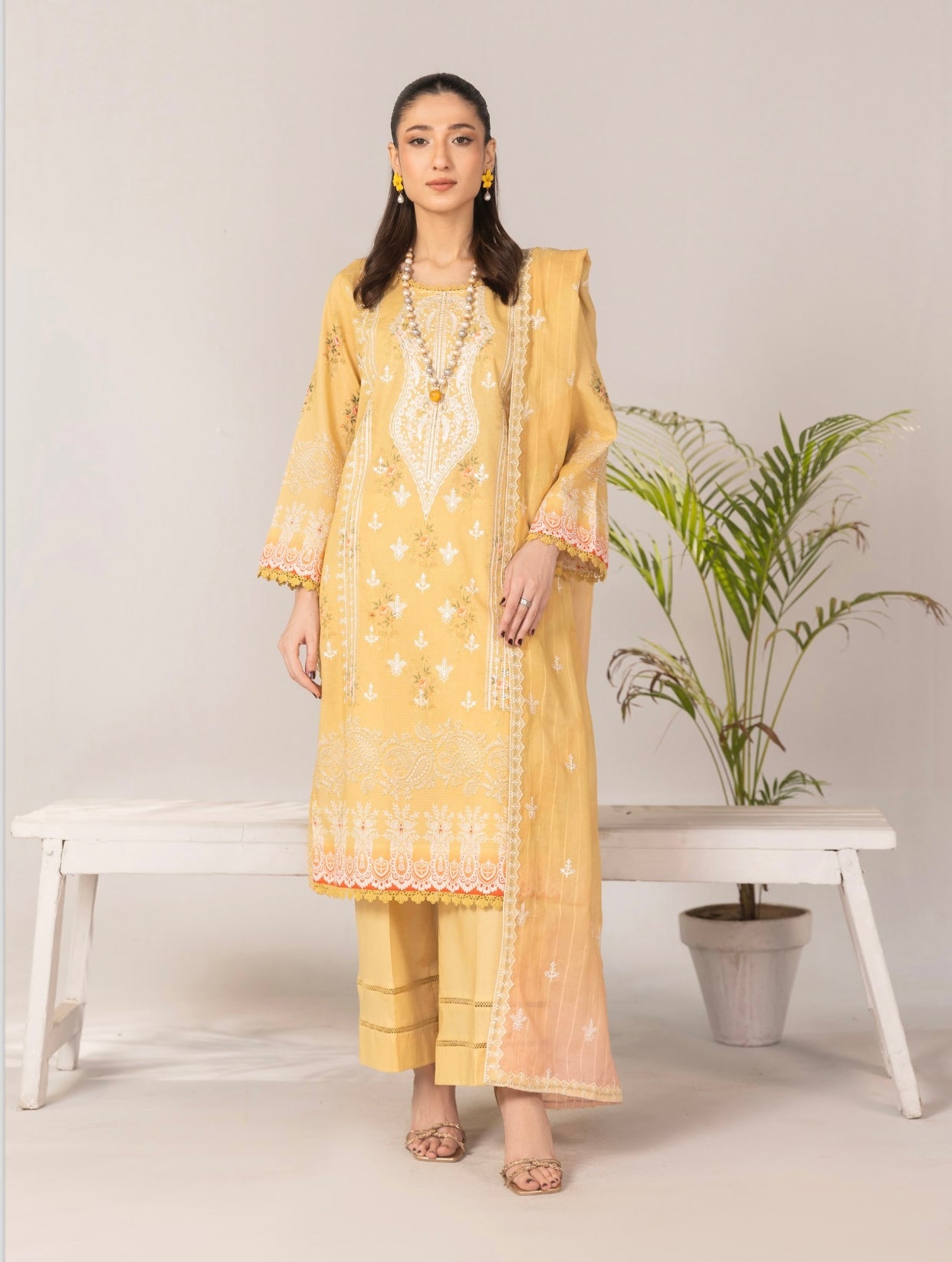 Embroidered Lawn 3pc