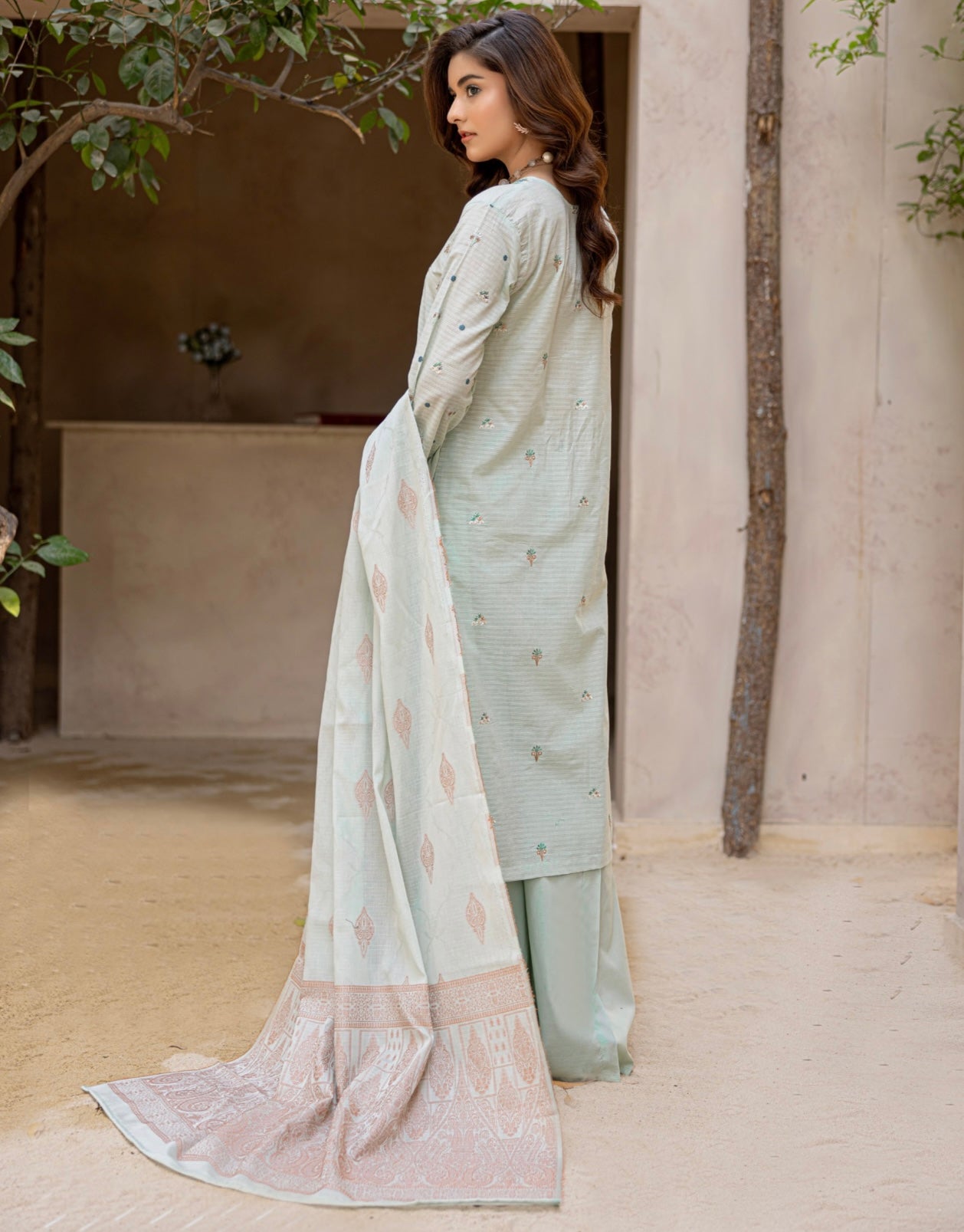Luxury Embroidered Lawn Suit