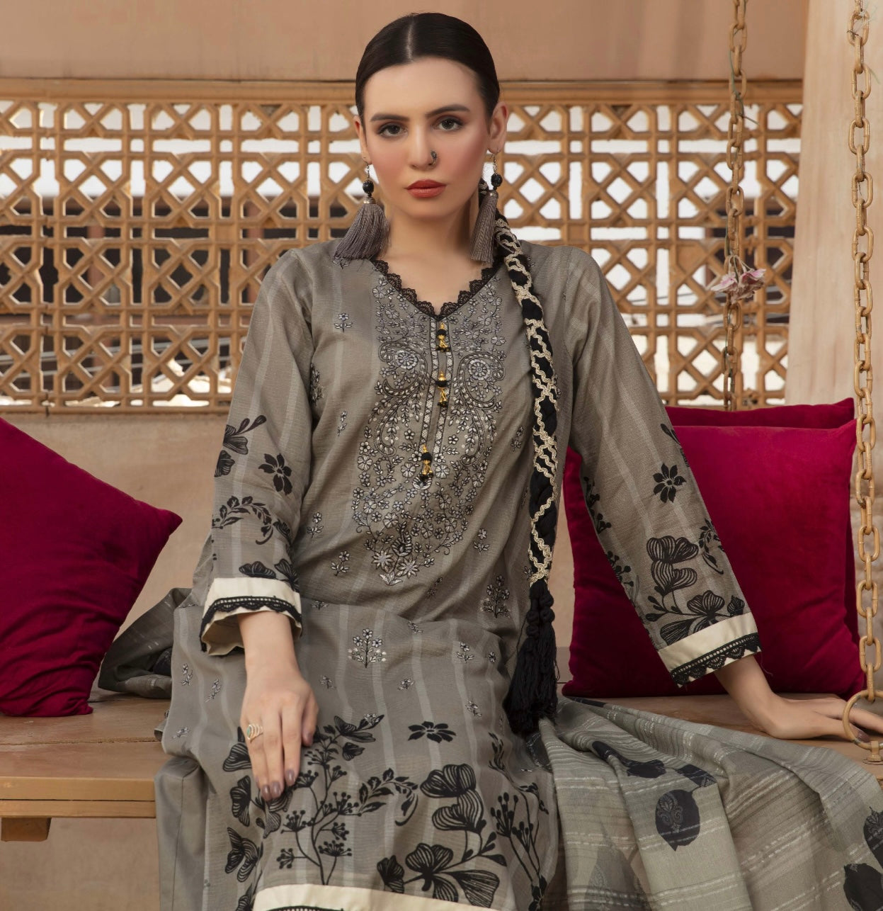 Embroidered Lawn 3pc