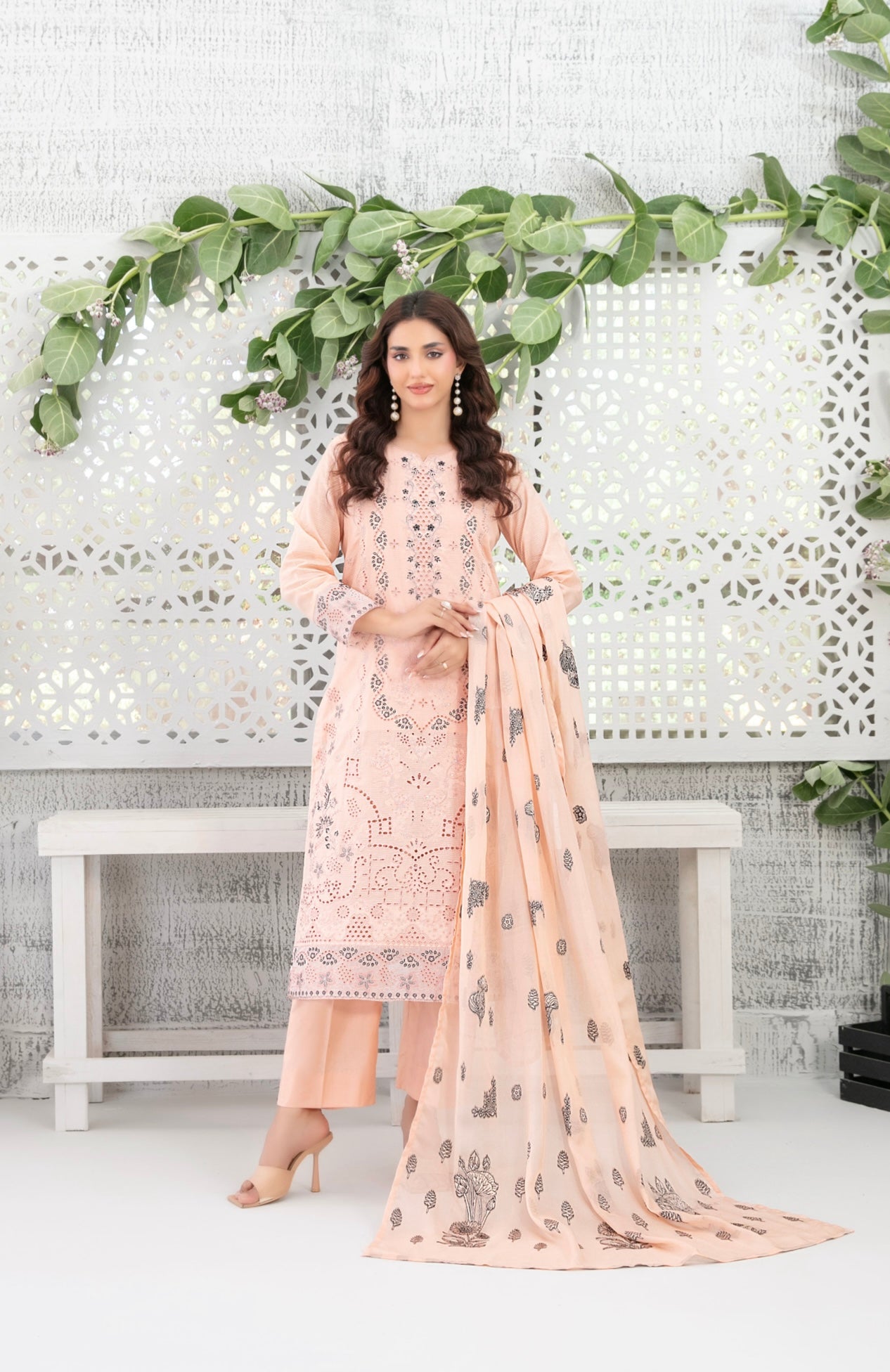 Embroidered Lawn 3pc