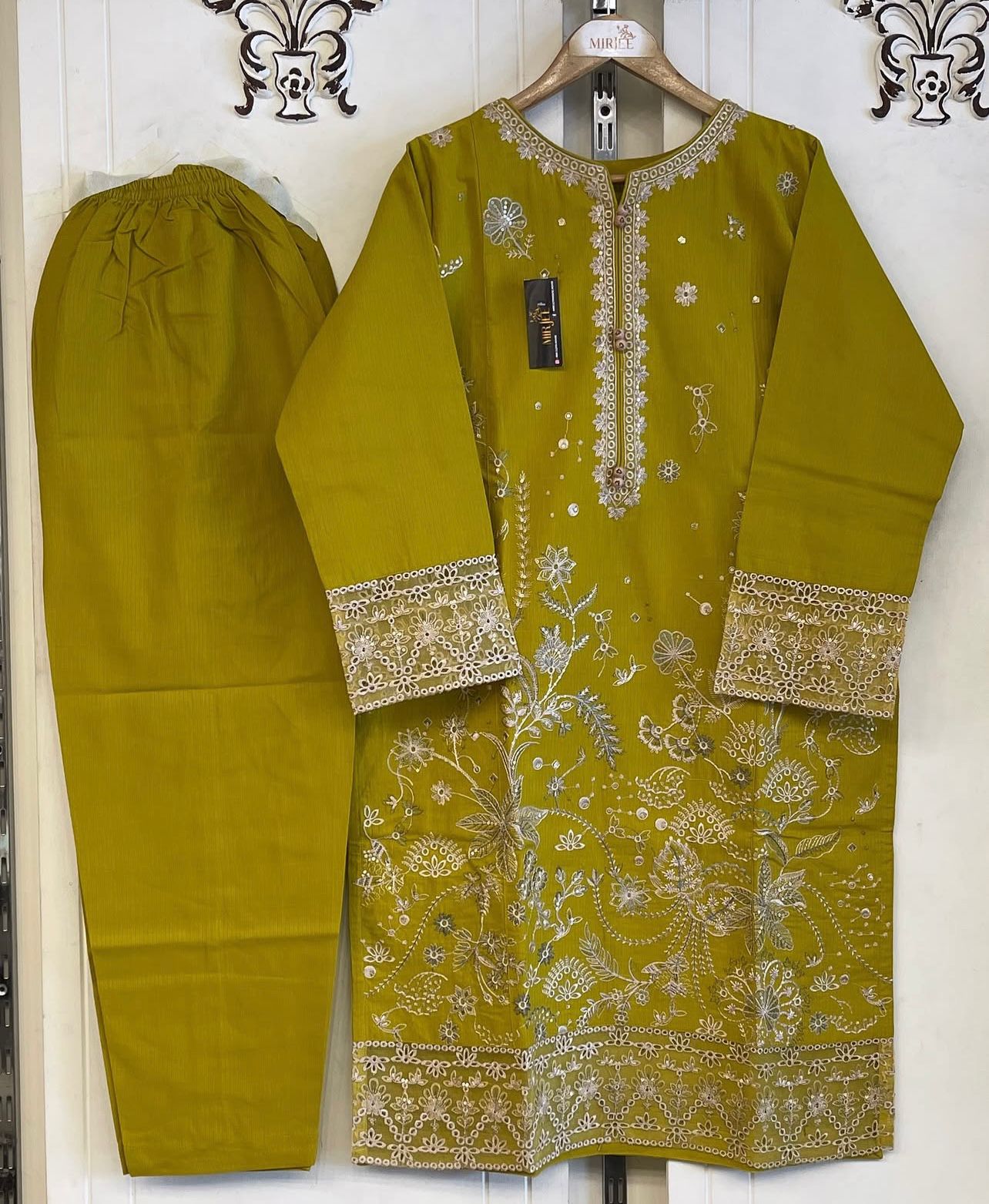 Embroidered 2pc Suit