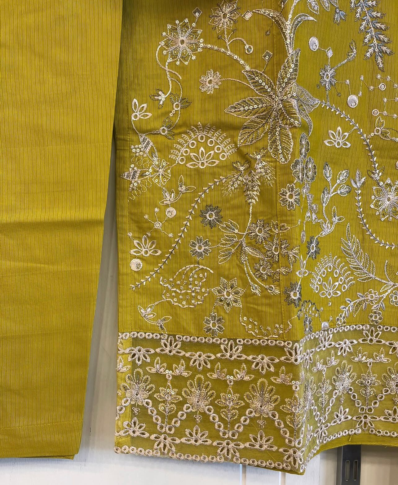 Embroidered 2pc Suit