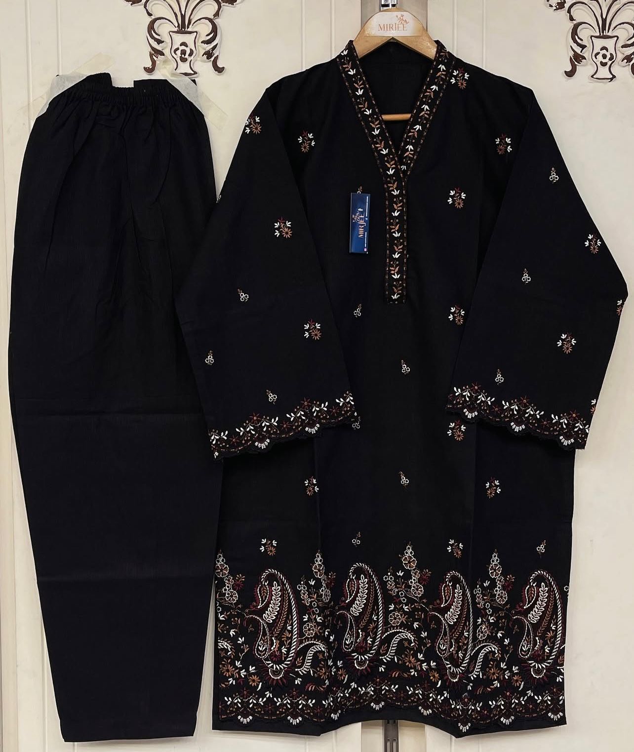 Embroidered 2pc Suit