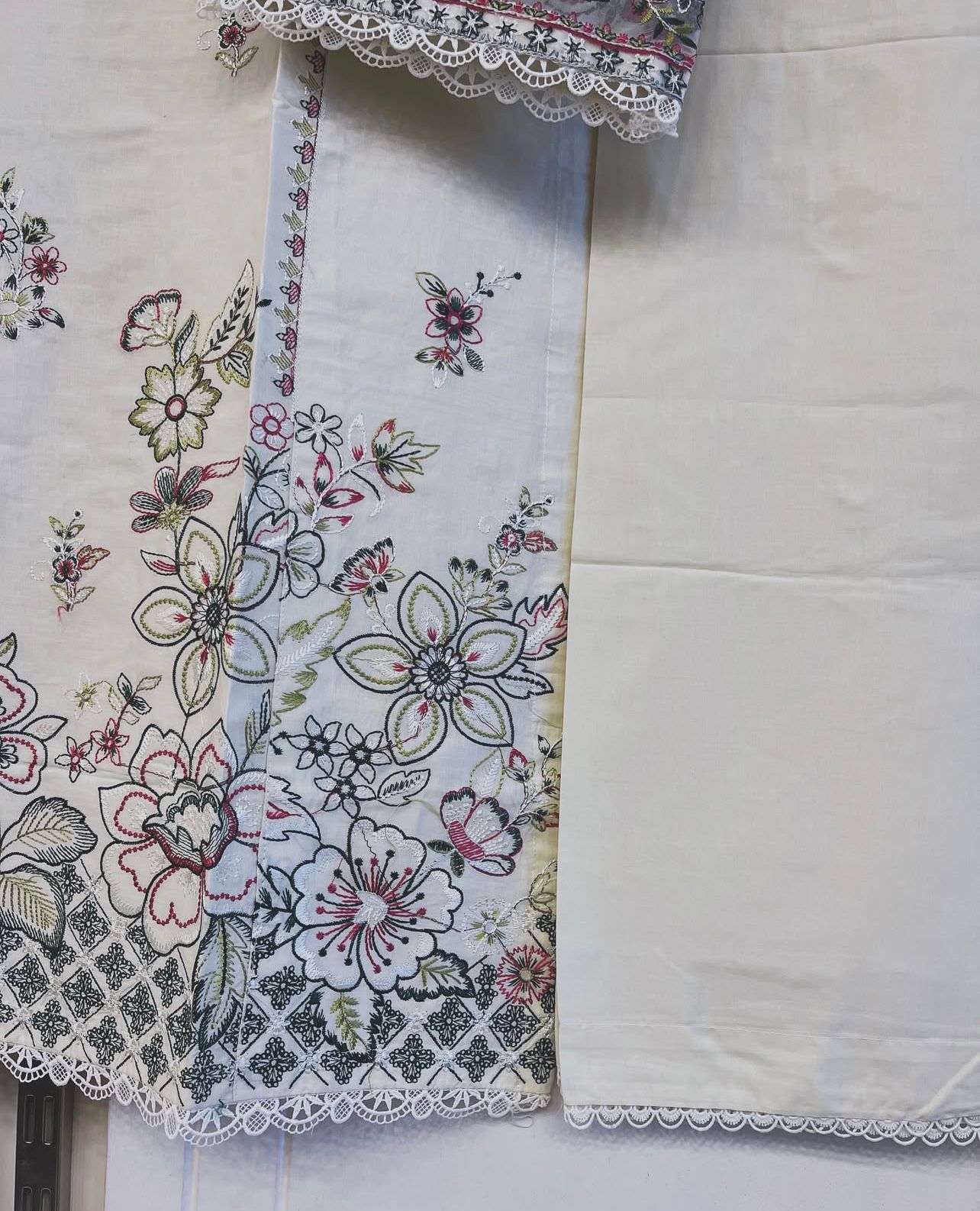 Luxury Embroidered 3pc Suit