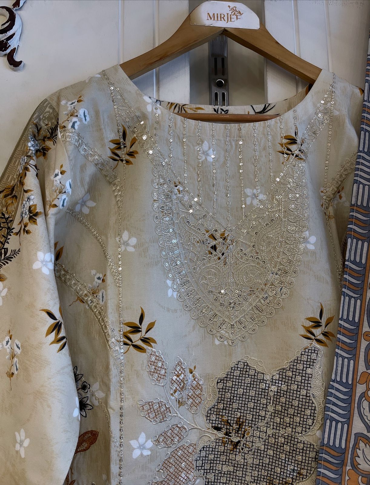 Luxury Embroidered 3pc Suit