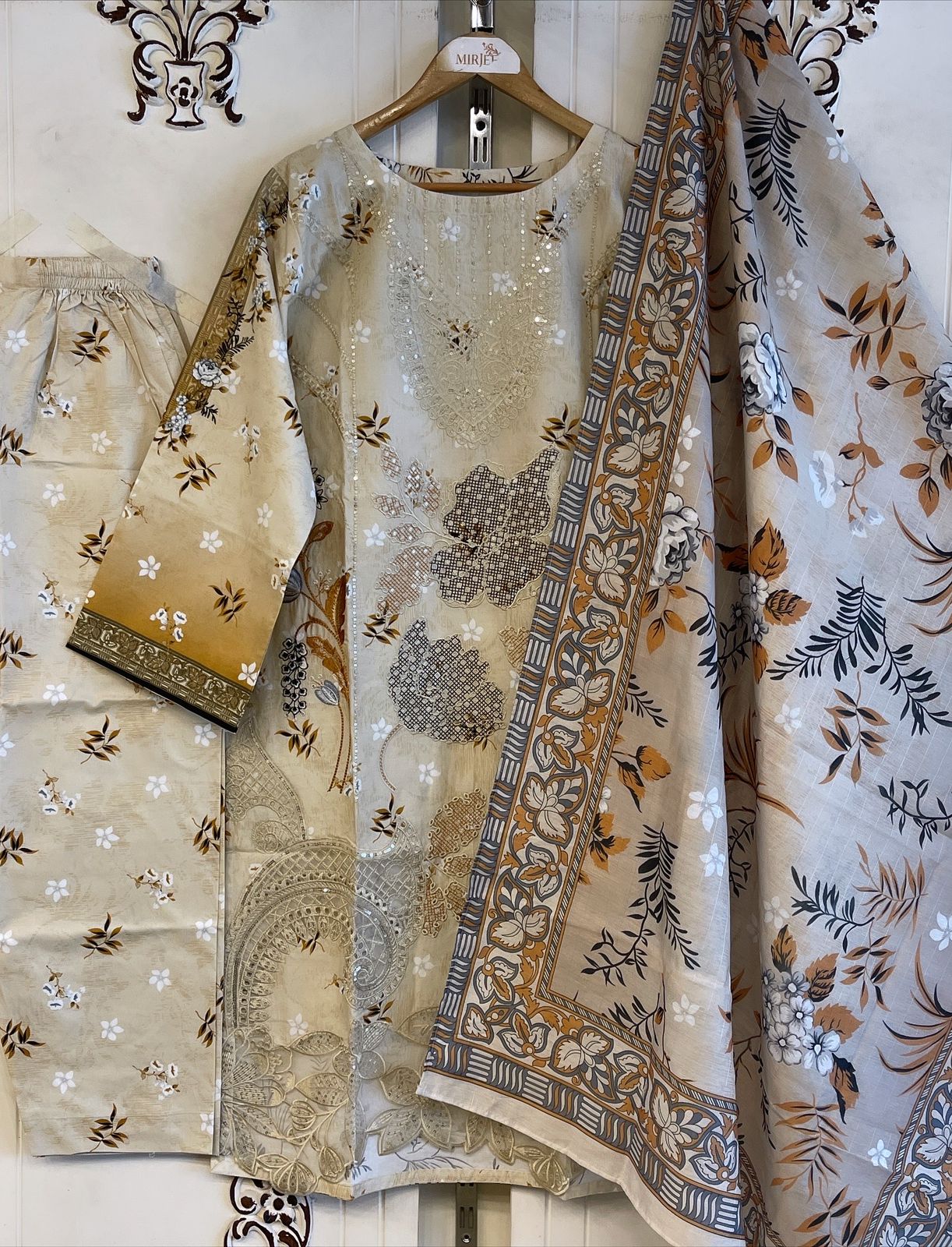 Luxury Embroidered 3pc Suit