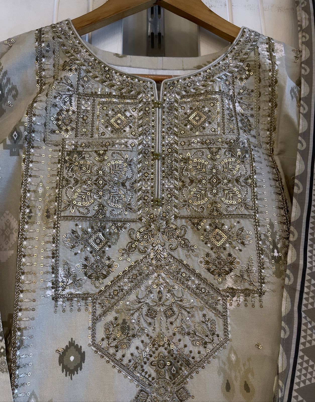 Luxury Embroidered 3pc Suit