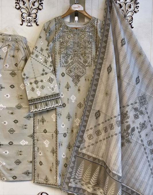 Luxury Embroidered 3pc Suit