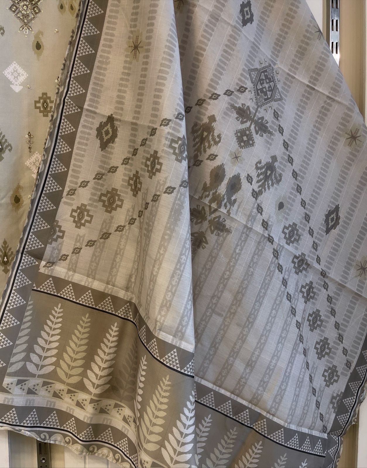 Luxury Embroidered 3pc Suit