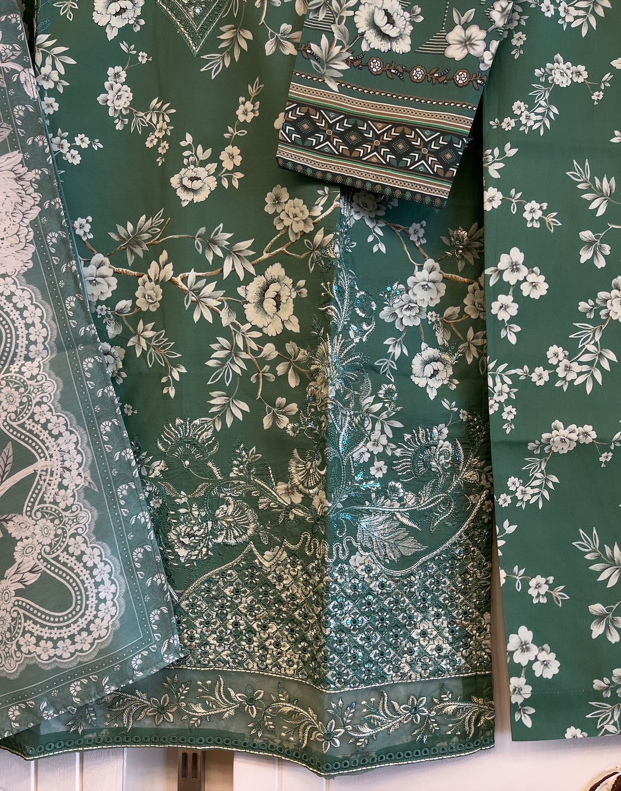 Luxury Embroidered 3pc Suit