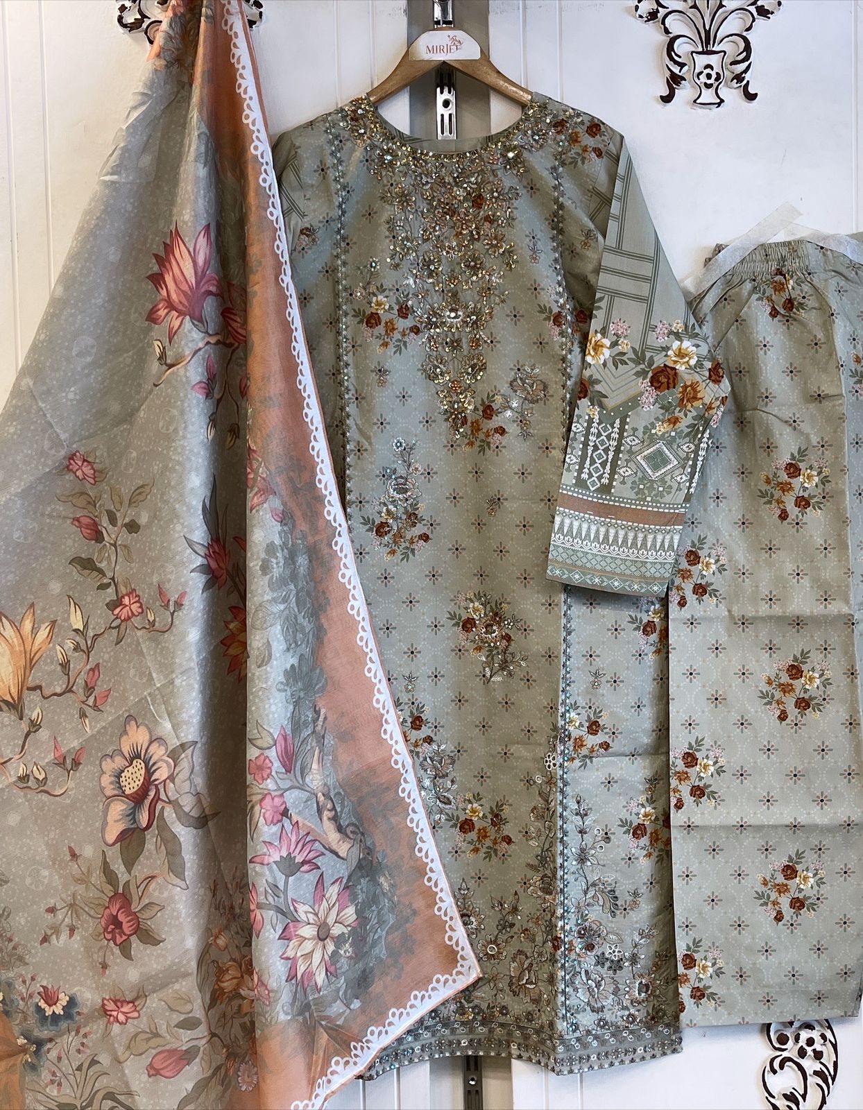 Luxury Embroidered 3pc Suit