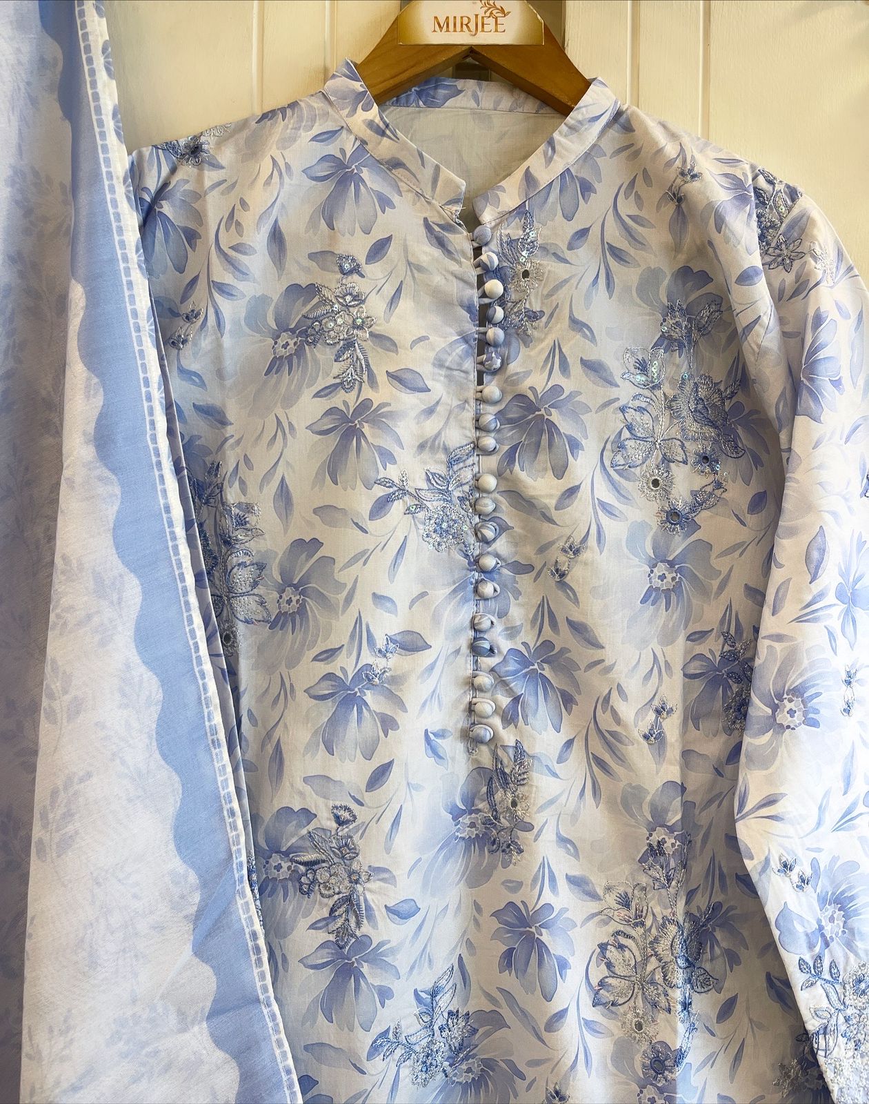 Luxury Embroidered 3pc Suit