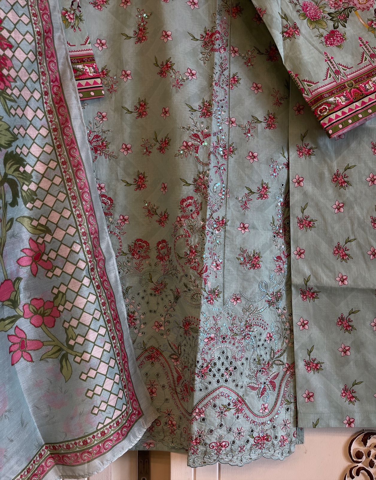 Luxury Embroidered 3pc Suit