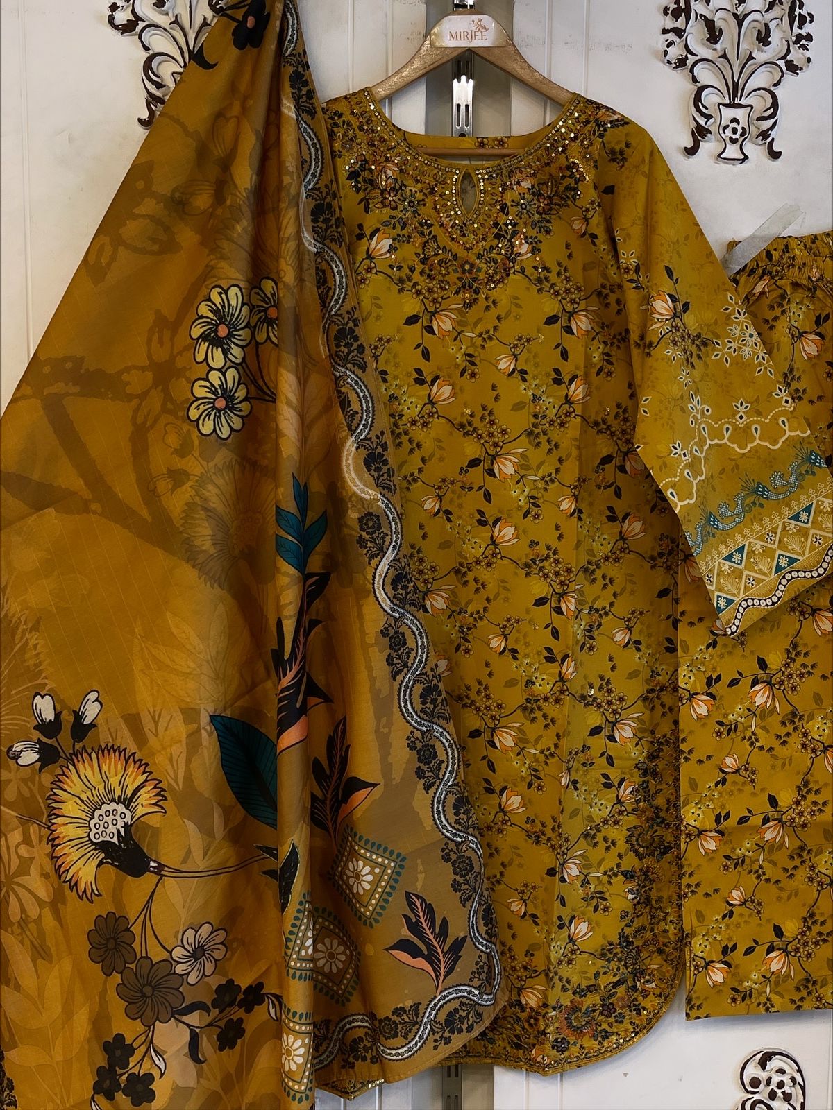 Luxury Embroidered 3pc Suit