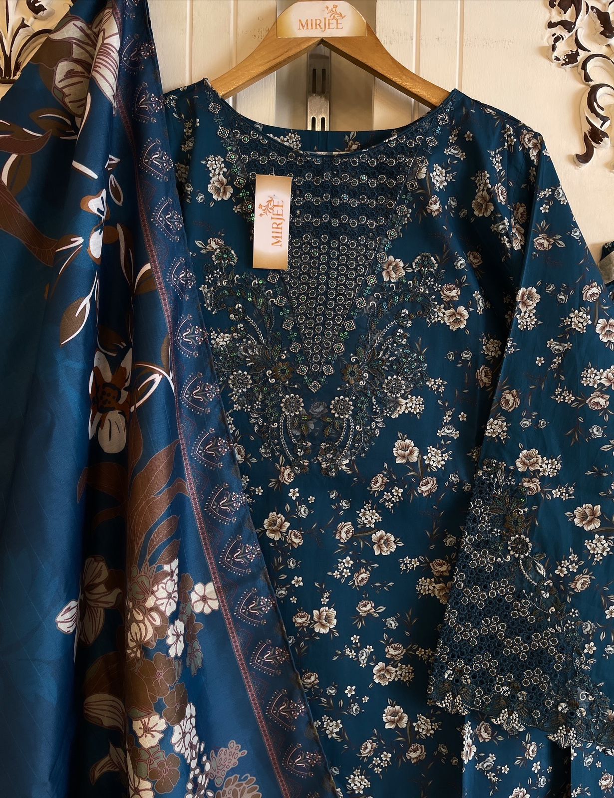 Luxury Embroidered 3pc Suit