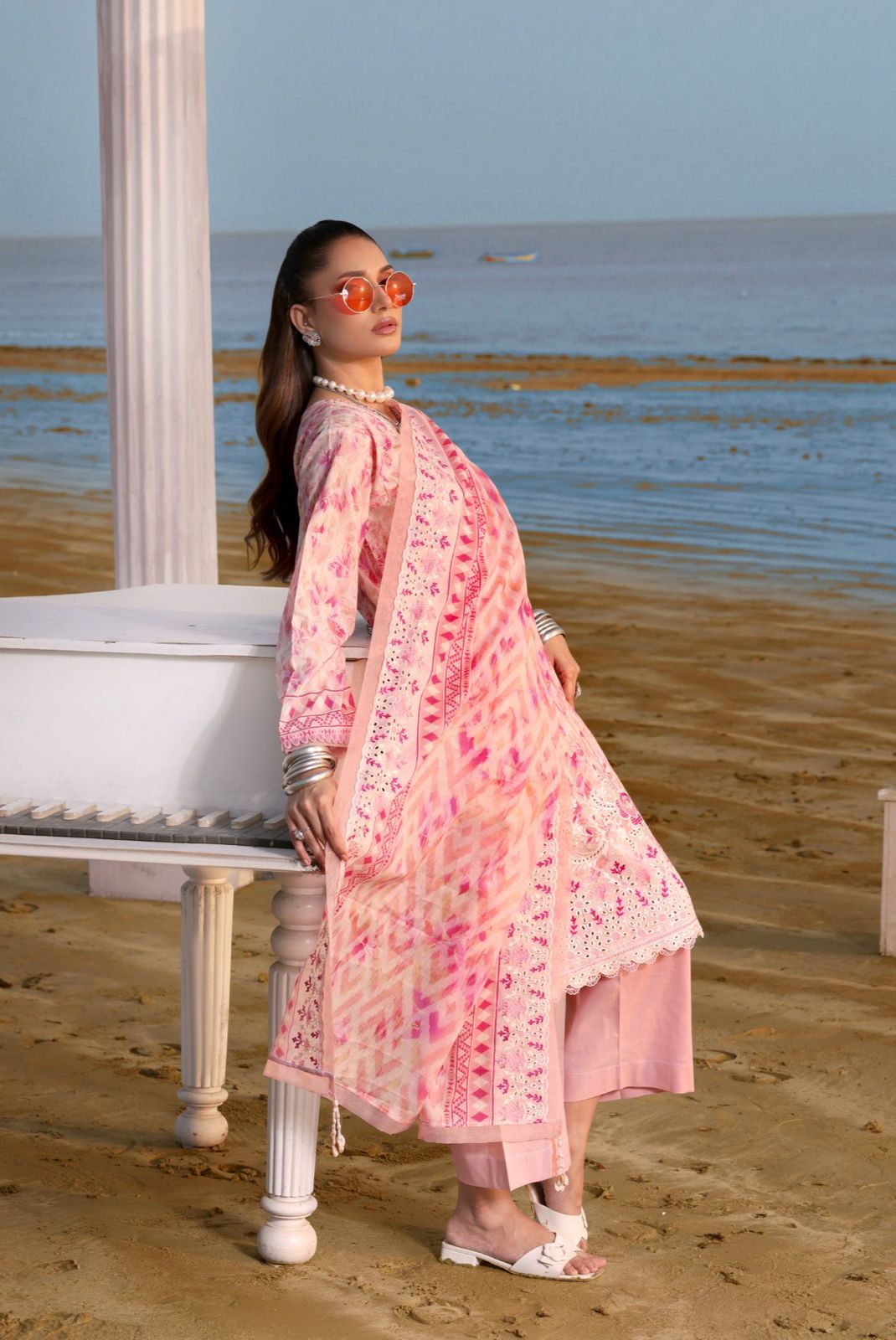 Embroidered Lawn 3Pc Suit
