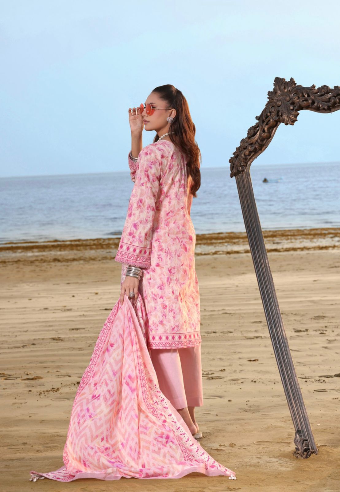Embroidered Lawn 3Pc Suit