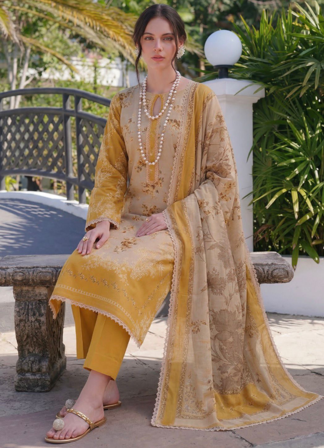 Luxury Printed Lawn 3Pc Suit