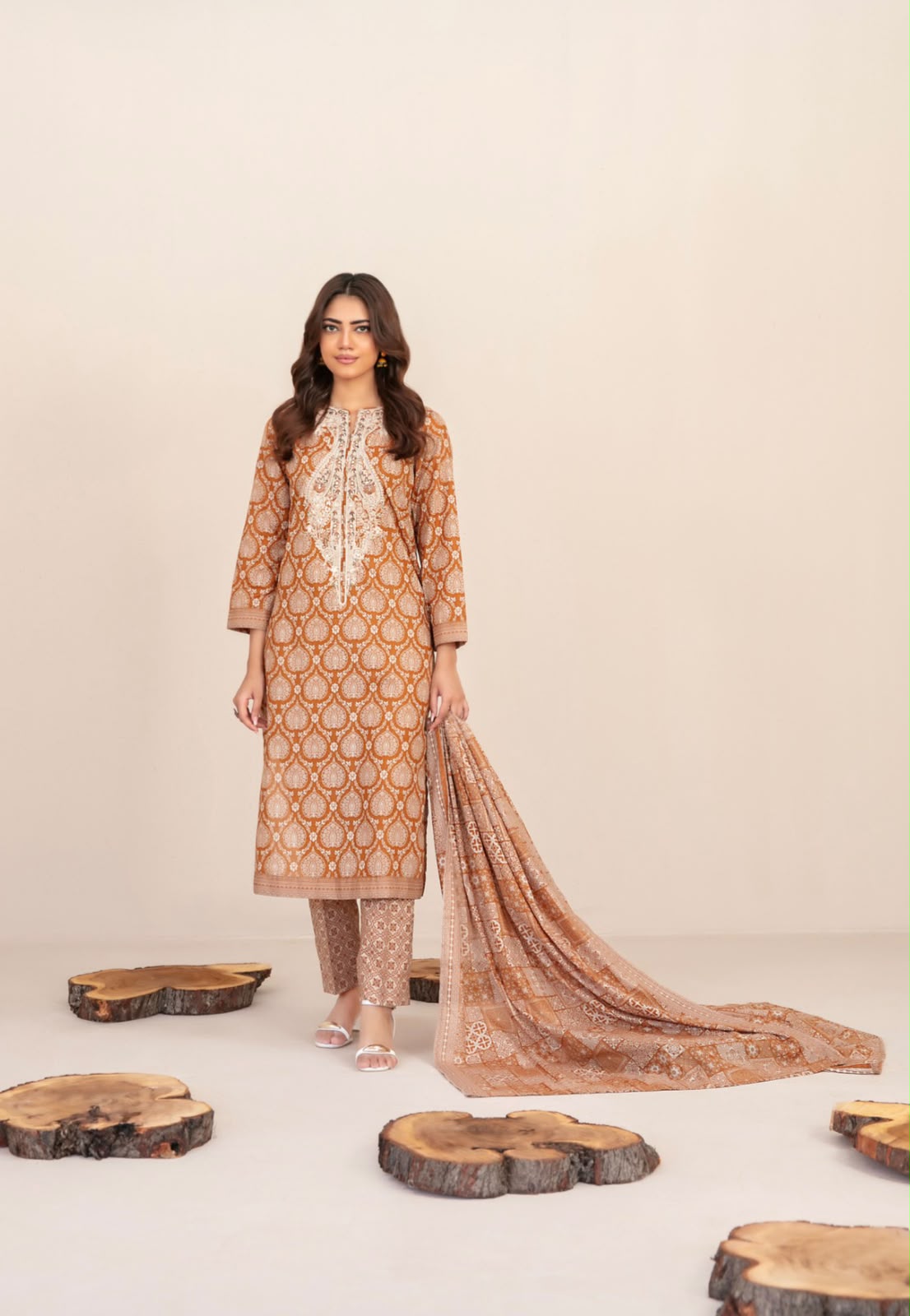 Embroidered Lawn 3pc Suit
